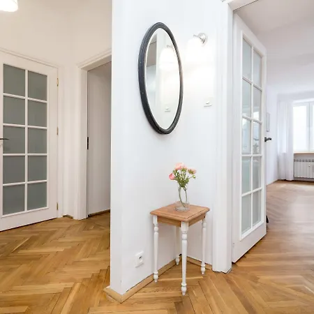 Royal Route For 10 People By Bookinghost * Varsovie