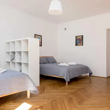 Royal Route For 10 People By Bookinghost Apartament Warszawa