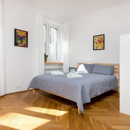 Daire Royal Route For 10 People By Bookinghost Varşova