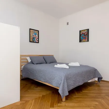 Royal Route For 10 People By Bookinghost *