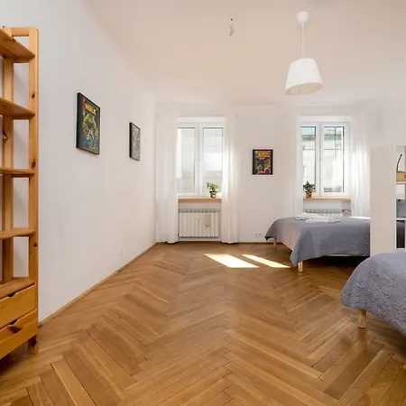 Royal Route For 10 People By Bookinghost *