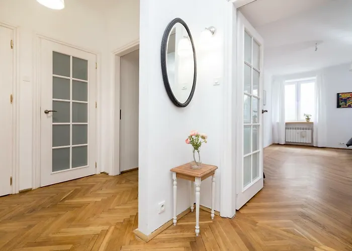 Royal Route For 10 People By Bookinghost *