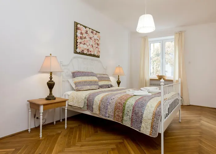 Royal Route For 10 People By Bookinghost * Warszawa