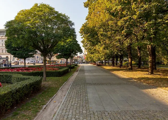 Royal Route For 10 People By Bookinghost * Warszawa