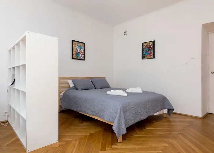 Royal Route For 10 People By Bookinghost *