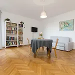 Royal Route For 10 People By Bookinghost
